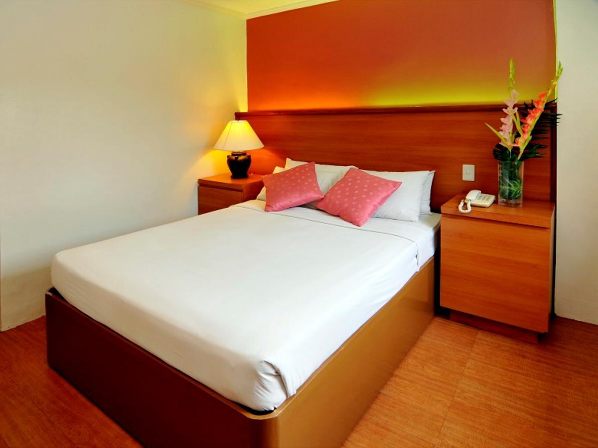 La Parilla Hotel Cabanatuan City Екстериор снимка