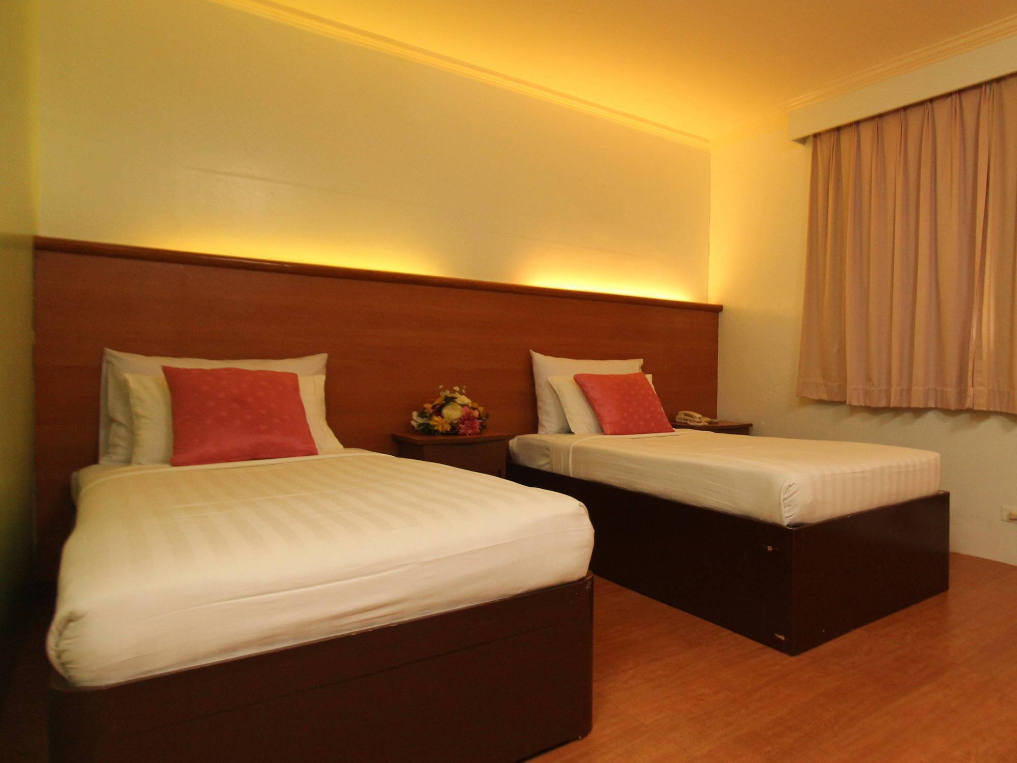 La Parilla Hotel Cabanatuan City Екстериор снимка